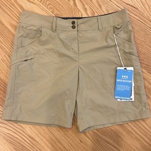 NWT Orvis Nomad Short size 8